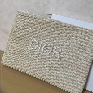 Limited Edition Dior *Raffia* cosmetic pouch